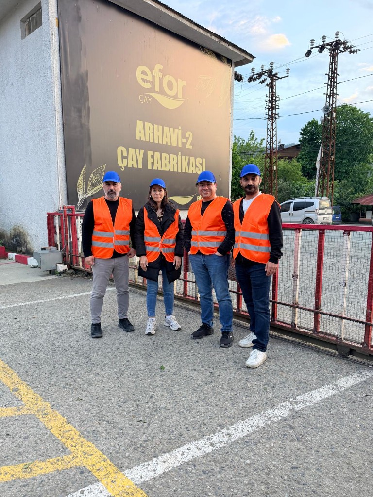 Lin Yazılım ekibi Efor Çay Arhavi-2 Çay Fabrikası'nda